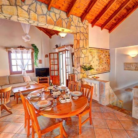 Rolling Stolis Home Katavolos ภายนอก รูปภาพ