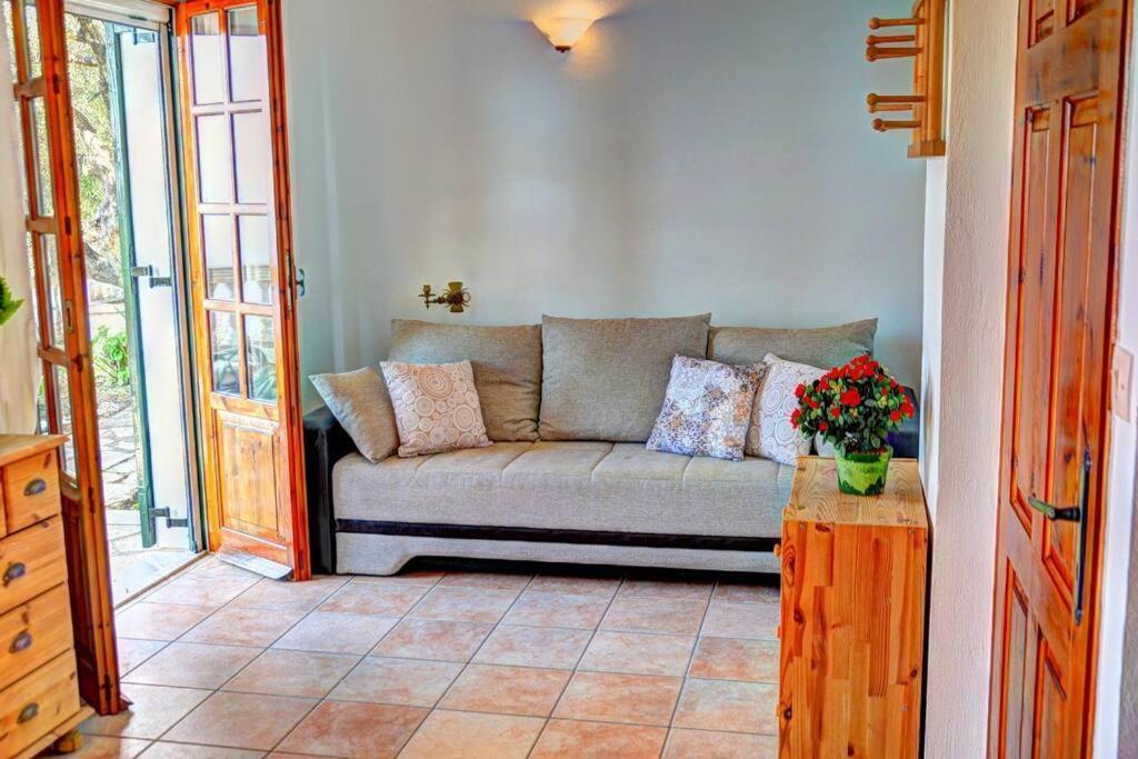 Rolling Stolis Home Katavolos ภายนอก รูปภาพ